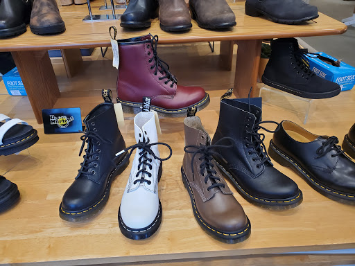 Shoe Store «Tops For Shoes», reviews and photos, 27 N Lexington Ave, Asheville, NC 28801, USA