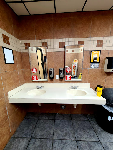 Convenience Store «Pilot Travel Center», reviews and photos, 502 Gordonsville Hwy, Gordonsville, TN 38563, USA