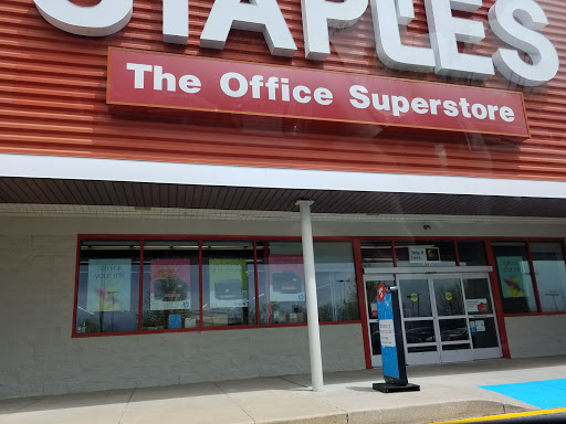 Office Supply Store «Staples», reviews and photos, 1041 N Dupont Hwy, Dover, DE 19901, USA