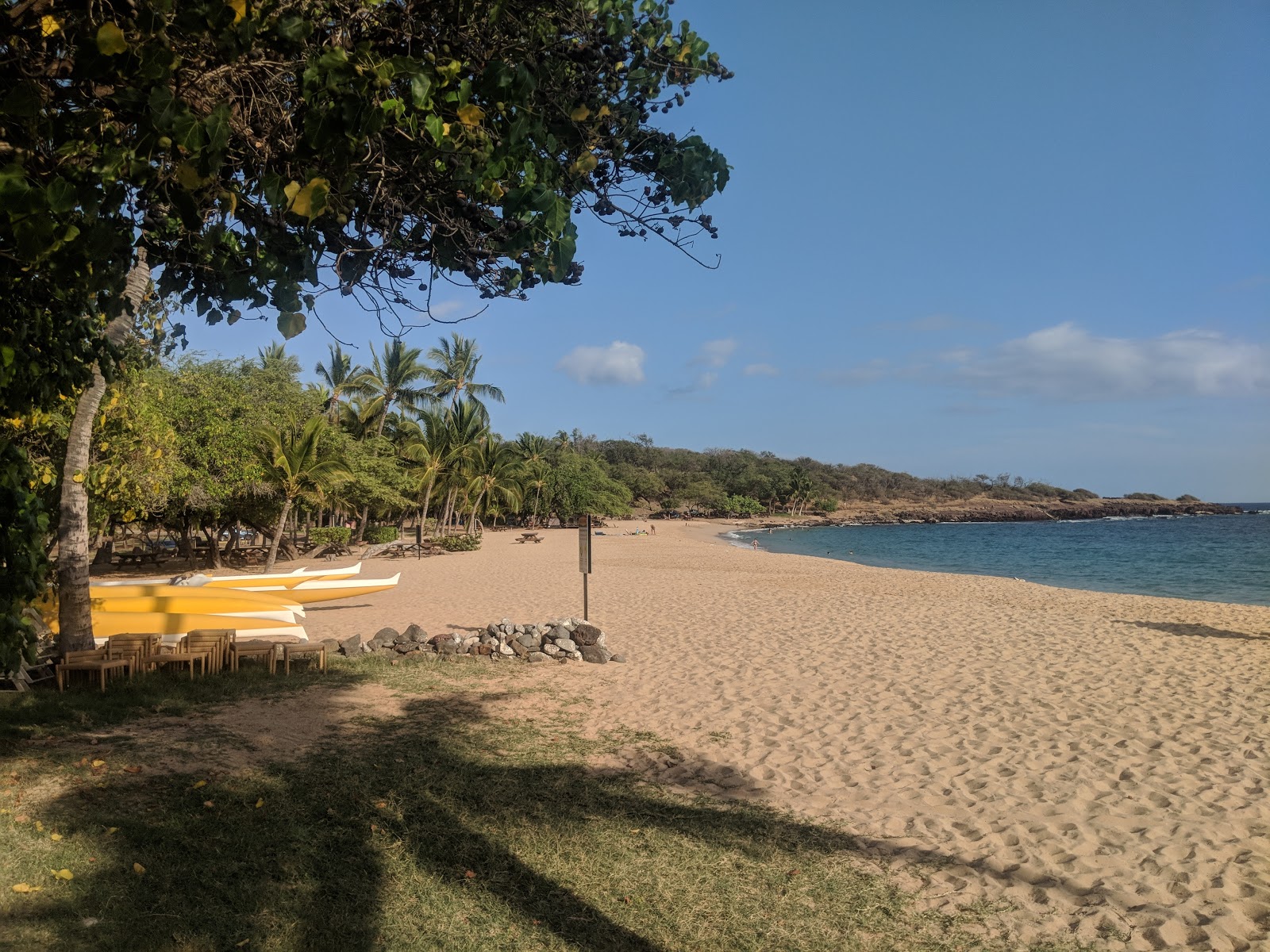 Foto de Hulopo'e Beach - lugar popular entre os apreciadores de relaxamento