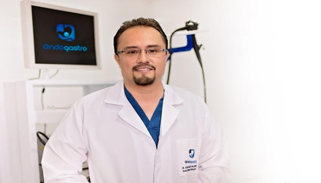 Comentarios y opiniones de Gastroenterólogo en Ambato - Dr. Juan Carlos Velastegui Bejarano