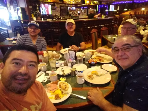 Shopping Mall «Lynn Plaza Shopping Center», reviews and photos, 520-600 W Dundee Rd, Wheeling, IL 60090, USA