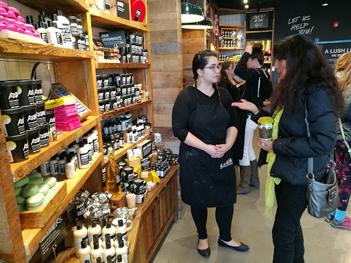 Shopping Mall «Oakbrook Center», reviews and photos, 100 Oakbrook Center, Oak Brook, IL 60523, USA