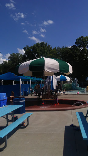 Park «Highland Park Aquatic Center», reviews and photos, 1840 Edgcumbe Rd, St Paul, MN 55116, USA