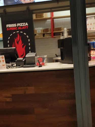 Hozzászólások és értékelések az Pizza Hut Express Budapest Soroksár Auchan-ról