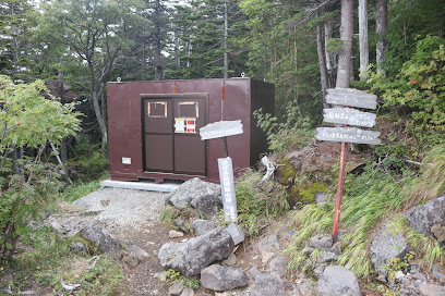 のぞき岩避難小屋