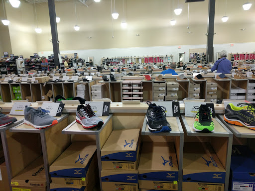 Shoe Store «DSW Designer Shoe Warehouse», reviews and photos, 1300 Huguenot Rd, Midlothian, VA 23113, USA