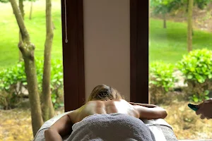 Marta Silva Terapias e Massagem image