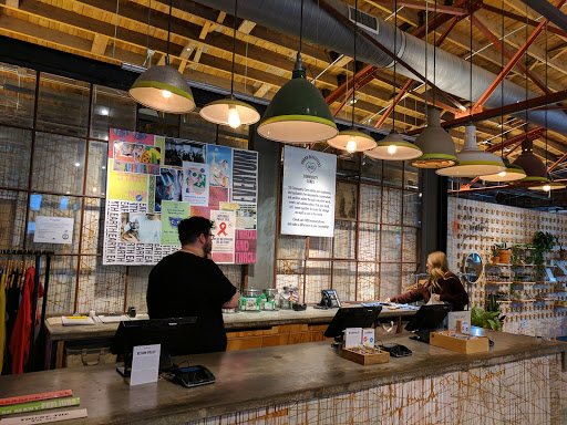 Clothing Store «Urban Outfitters», reviews and photos, 1140 Bardstown Rd, Louisville, KY 40204, USA