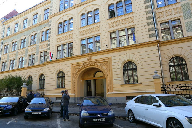 Értékelések erről a helyről: Semmelweis Egyetem Raoul Wallenberg Szakgimnáziuma és Szakközépiskolája, Budapest - Egyetem