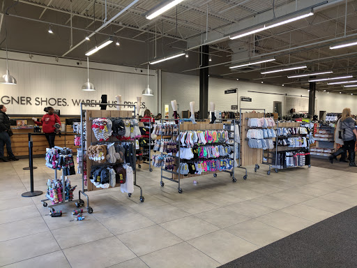 Shoe Store «DSW Designer Shoe Warehouse», reviews and photos, 6971 Grand Ave, Gurnee, IL 60031, USA