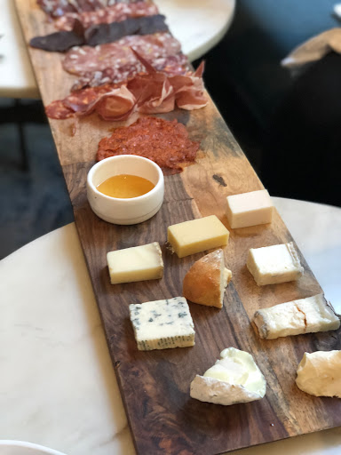 Bar «Esters Wine Shop & Bar», reviews and photos, 1314 7th St, Santa Monica, CA 90405, USA