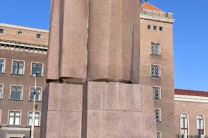 Latvian Riflemen Monument image