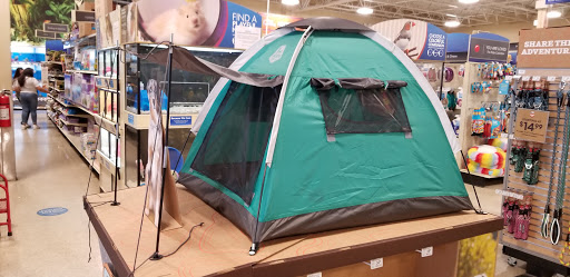 Pet Supply Store «PetSmart», reviews and photos, 13241 Gateway Center Dr, Gainesville, VA 20155, USA