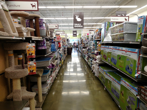 Pet Supply Store «Pet Supplies Plus», reviews and photos, 299 Roosevelt Rd, Glen Ellyn, IL 60137, USA