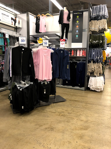 Clothing Store «Old Navy», reviews and photos, 2100 S University Dr, Davie, FL 33324, USA