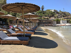 Gialiskari beach'in fotoğrafı ve yerleşim