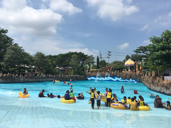 SunCity Water & ThemePark Kota Madiun