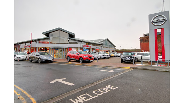 Reviews of Lookers Nissan Leeds in Leeds - Car dealer