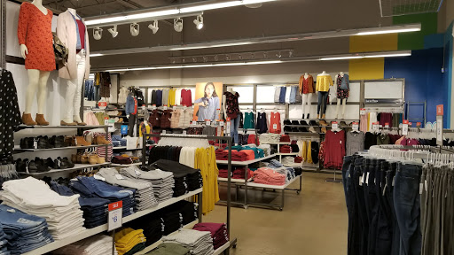 Clothing Store «Old Navy», reviews and photos, 3417 Grand Oaks, Corona, CA 92881, USA