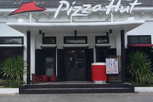 Pizza Hut Sultan Agung image