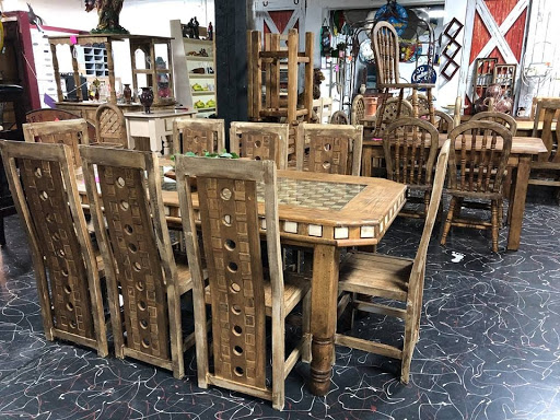 Flea Market «Springfield Flea Market & Gifts», reviews and photos, 1325 E Trafficway St, Springfield, MO 65802, USA