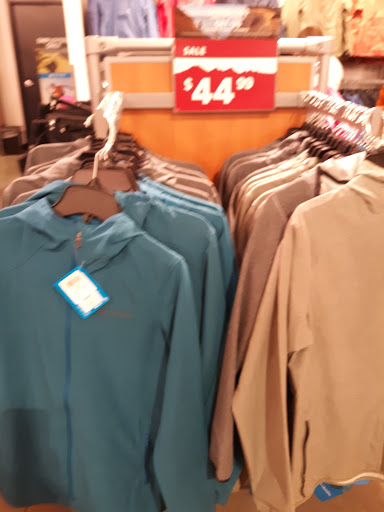 Sportswear Store «Columbia Sportswear Outlet Store at Seattle Premium Outlets», reviews and photos, 10600 Quil Ceda Blvd #920, Tulalip, WA 98271, USA