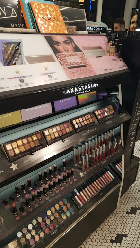 Cosmetics Store «SEPHORA», reviews and photos, 1570 Disneyland Dr, Anaheim, CA 92802, USA