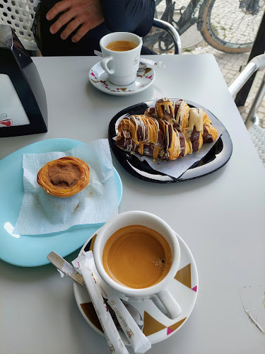 Paloma Blanca Júnior - Cafeteria