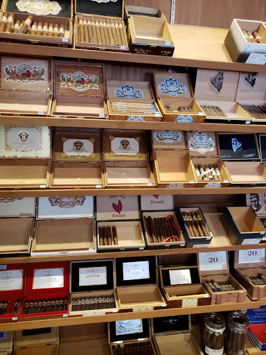 Shopping Mall «Pine Square», reviews and photos, 245 Pine Ave # 150, Long Beach, CA 90802, USA