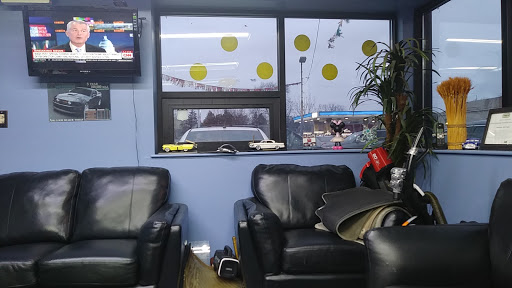 Used Car Dealer «Platinum Financial Auto Sales», reviews and photos, 6942 Greenfield Rd, Dearborn, MI 48126, USA