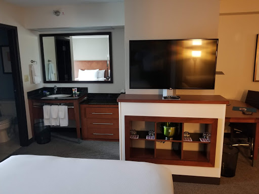 Hotel «Hyatt Place Kansas City/Overland Park/Convention Center», reviews and photos