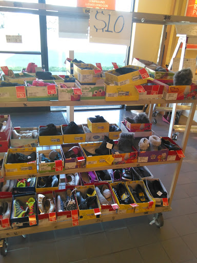 Shoe Store «Payless ShoeSource», reviews and photos, 1045 N Wilson Way, Stockton, CA 95205, USA