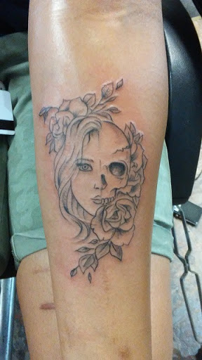 Tattoo Shop «Tattoo the Future», reviews and photos, 1236 E Empire St, Bloomington, IL 61701, USA