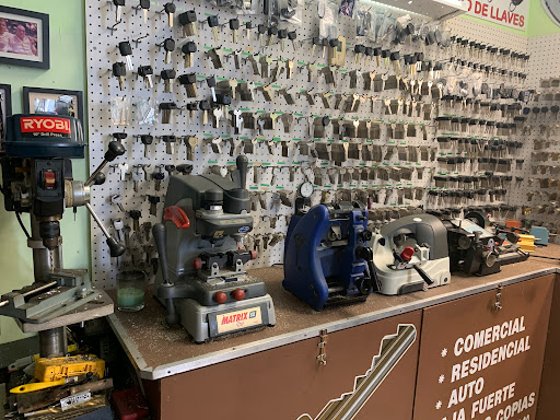 Locksmith «Alvarado Locksmith», reviews and photos, 285 NW 27th Ave #7, Miami, FL 33125, USA