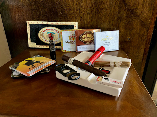 Tobacco Shop «Fairhaven Smoke Shop», reviews and photos, 177 Huttleston Ave, Fairhaven, MA 02719, USA