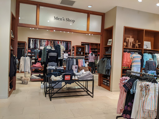 Clothing Store «J.Crew», reviews and photos, 5667 Bay St, Emeryville, CA 94608, USA