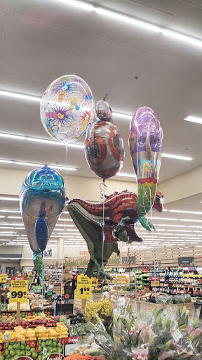 Grocery Store «Jewel-Osco», reviews and photos, 150 W Main St, Barrington, IL 60010, USA