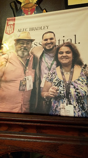 Tobacco Shop «Trading Post Tobacco & Cigars», reviews and photos, 5510 W Devon Ave, Chicago, IL 60646, USA