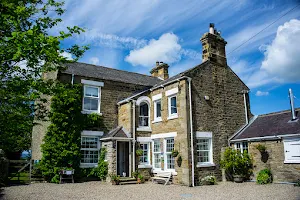 Dowfold House Bed and Breakfast image
