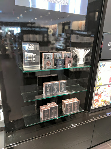 Cosmetics Store «SEPHORA», reviews and photos, 4766 Admiralty Way C1-3, Marina Del Ray, CA 90202, USA