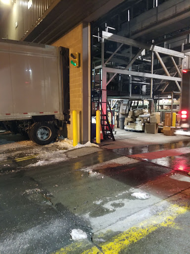 Shipping and Mailing Service «UPS Customer Center - Buffalo», reviews and photos, 931 Bailey Ave, Buffalo, NY 14206, USA