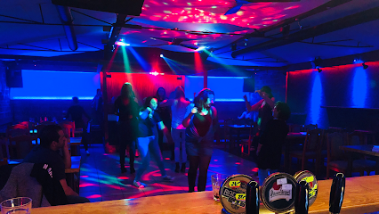 Iris club & music bar - denní a noční bar s diskotékou - Havířov