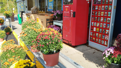 Supermarket «Giant Eagle Supermarket», reviews and photos, 602 E 2nd St, Oil City, PA 16301, USA