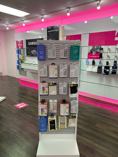 Cell Phone Store «T-Mobile», reviews and photos, 16600 W 159th St #103, Lockport, IL 60441, USA