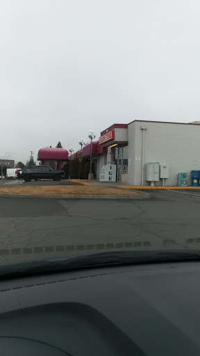 Liquor Store «North Bend Liquor Store», reviews and photos, 2000 NE 3rd St #108, Bend, OR 97701, USA