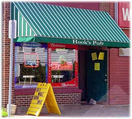 Hooks Pub & Grill 52732