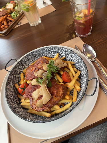 Opinii despre Várkonyi Bisztró és Bár în Gyula - Étterem