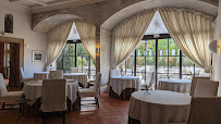 Atmosphère du Restaurant gastronomique Restaurant L'Oustau de Baumanière à Les Baux-de-Provence - n°5