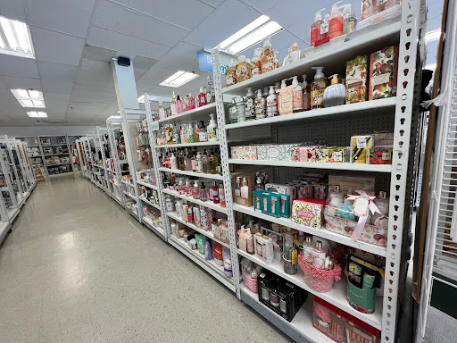 Home Goods Store «Tuesday Morning», reviews and photos, 2516 Cantrell Rd i, Little Rock, AR 72202, USA